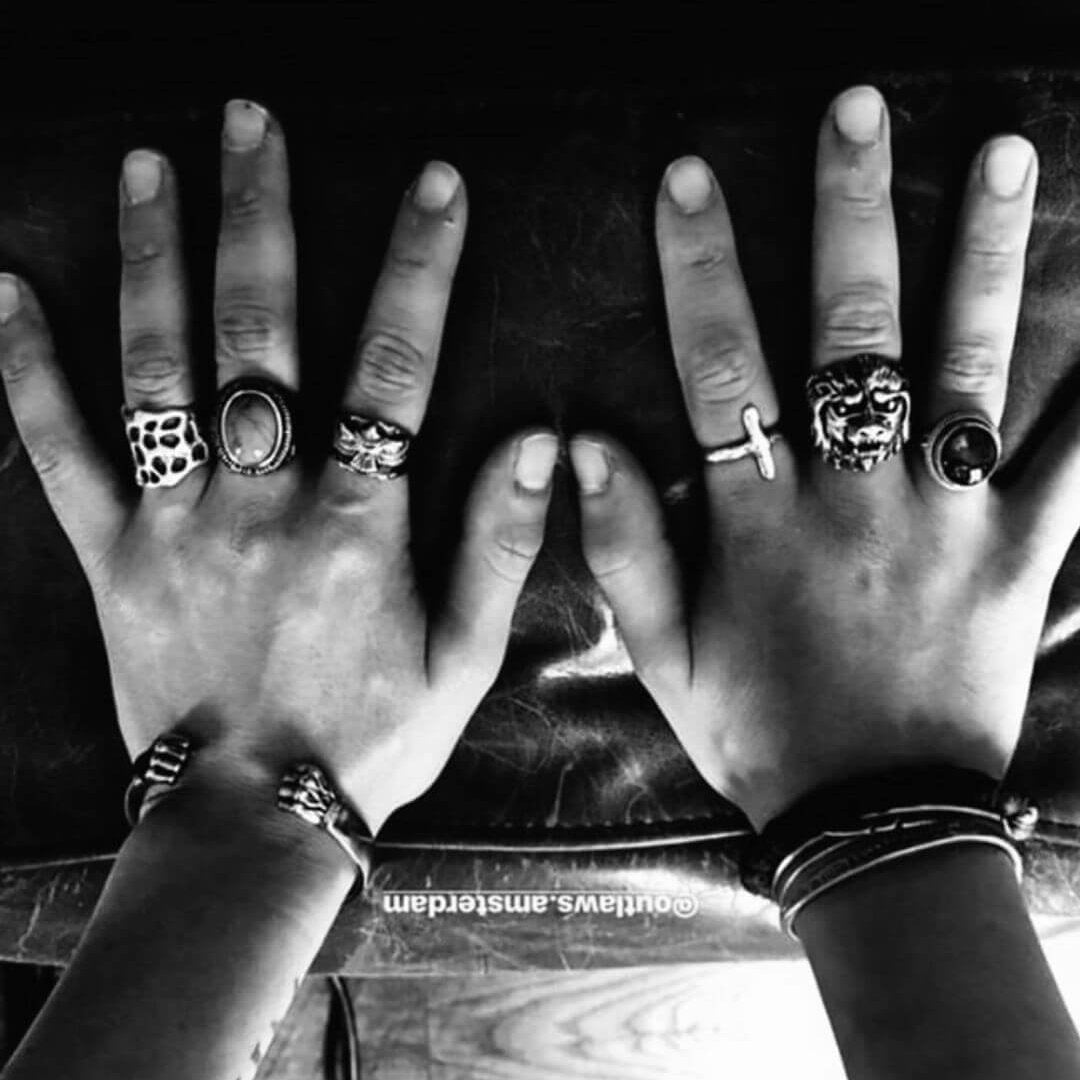 Free As Bird. - Outlaws Amsterdam