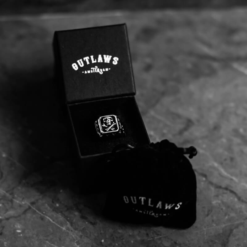 GOLDEN KILL - Outlaws Amsterdam