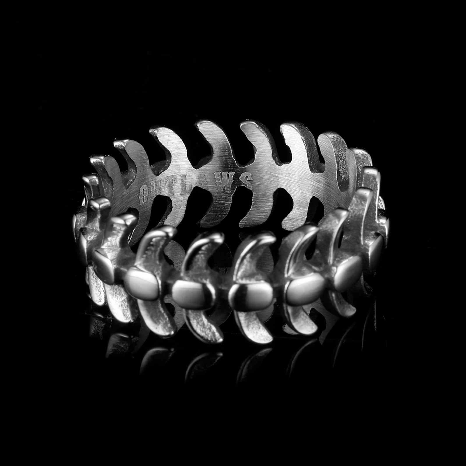 STEEL SPINE. - Outlaws Amsterdam