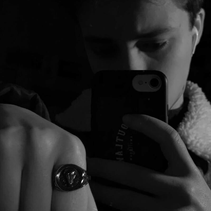 AROUND THE WORLD - Outlaws Amsterdam