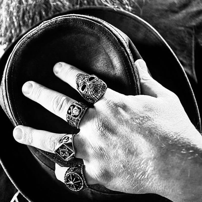 LUCKY LUC. - GOLD - Outlaws Amsterdam