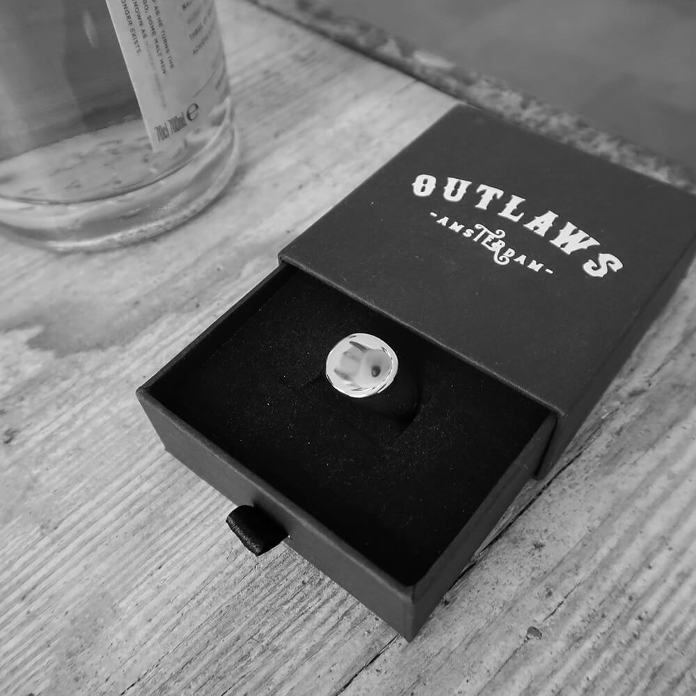 ROUND. - GOLD - Outlaws Amsterdam